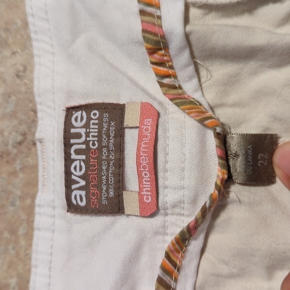 AVENUE plus size women's signature chino Bermuda shorts cream color comf… - Picture 9 of 10